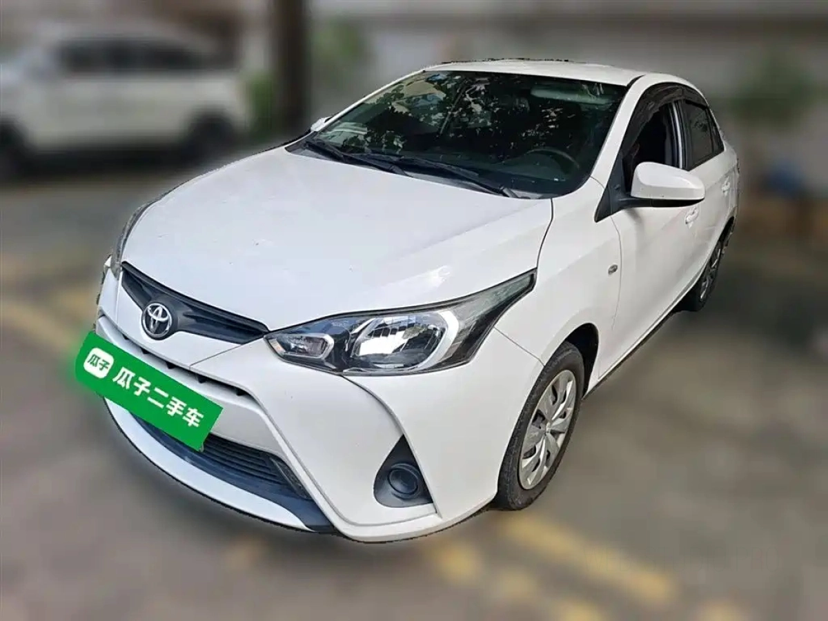 TOYOTA YARIS L INDULGENCE  2019