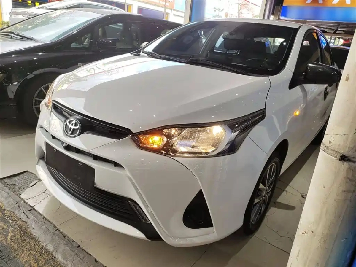 TOYOTA YARIS L INDULGENCE  2022