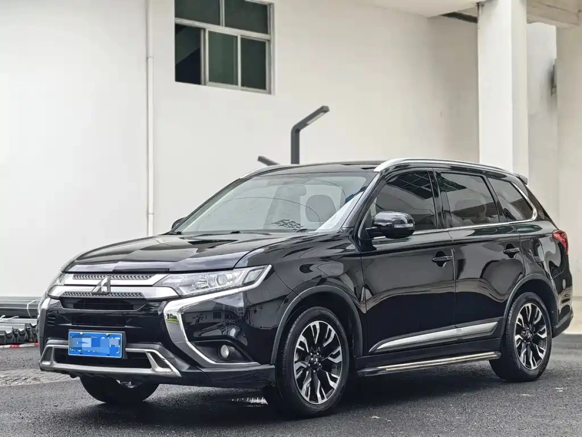 MITSUBISHI OUTLANDER