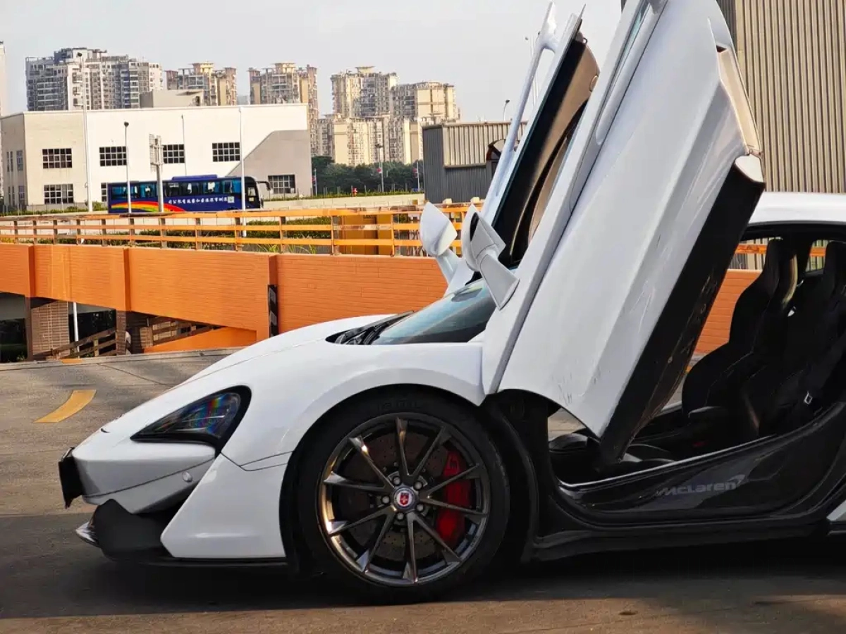 MCLAREN 570