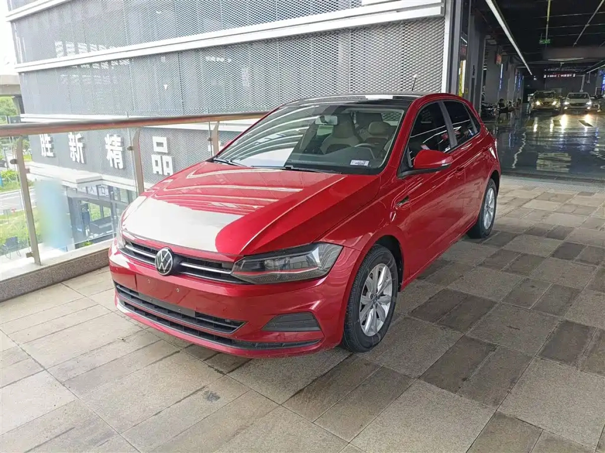 VOLKSWAGEN POLO