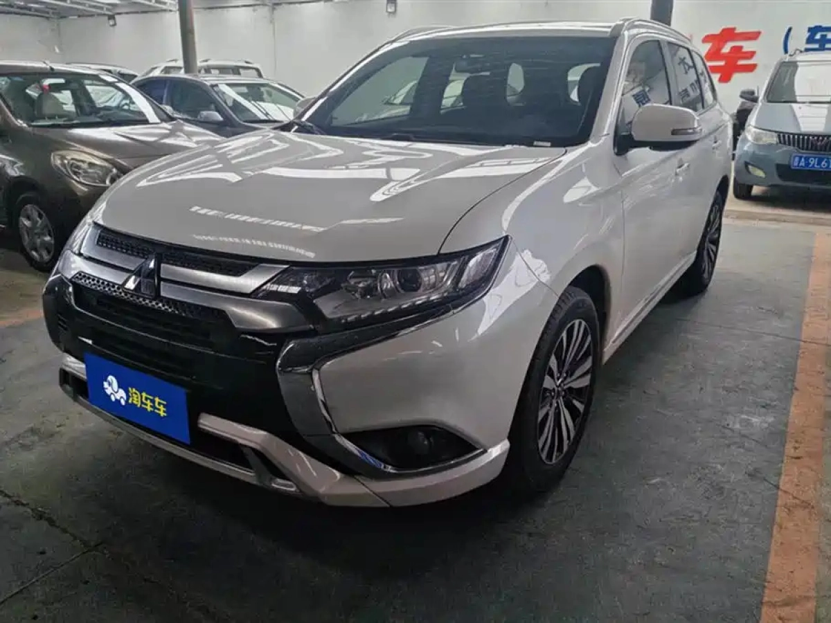 MITSUBISHI OUTLANDER