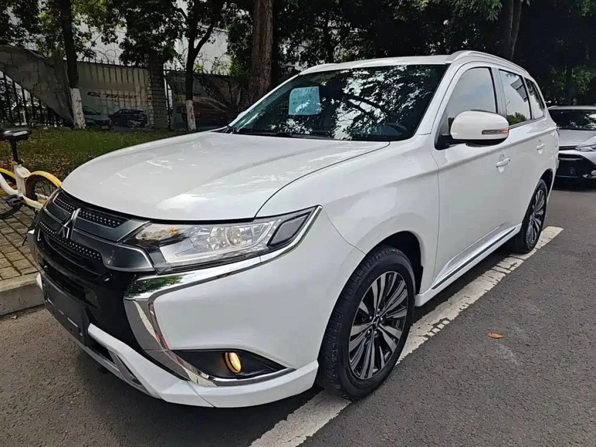 MITSUBISHI OUTLANDER  2024