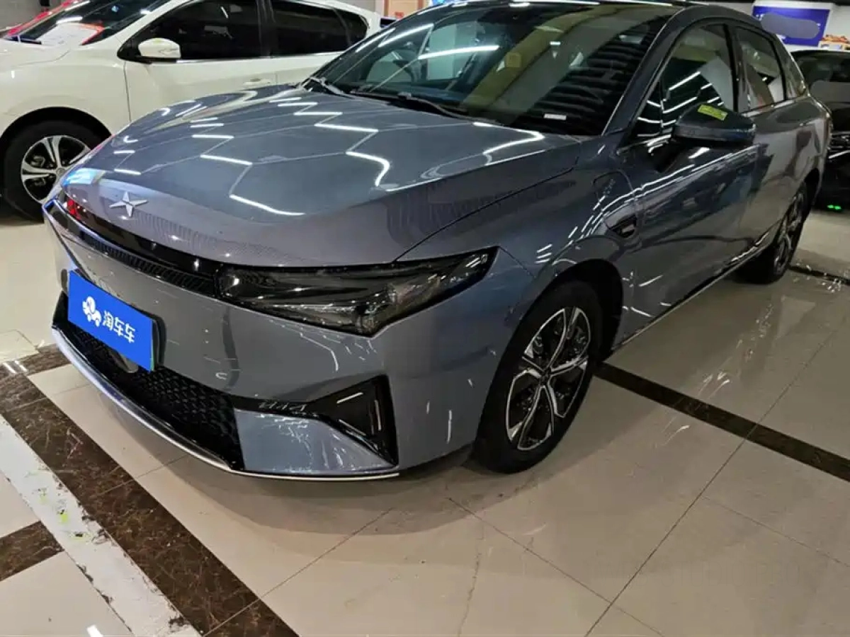 XPENG MOTORS P5  2022