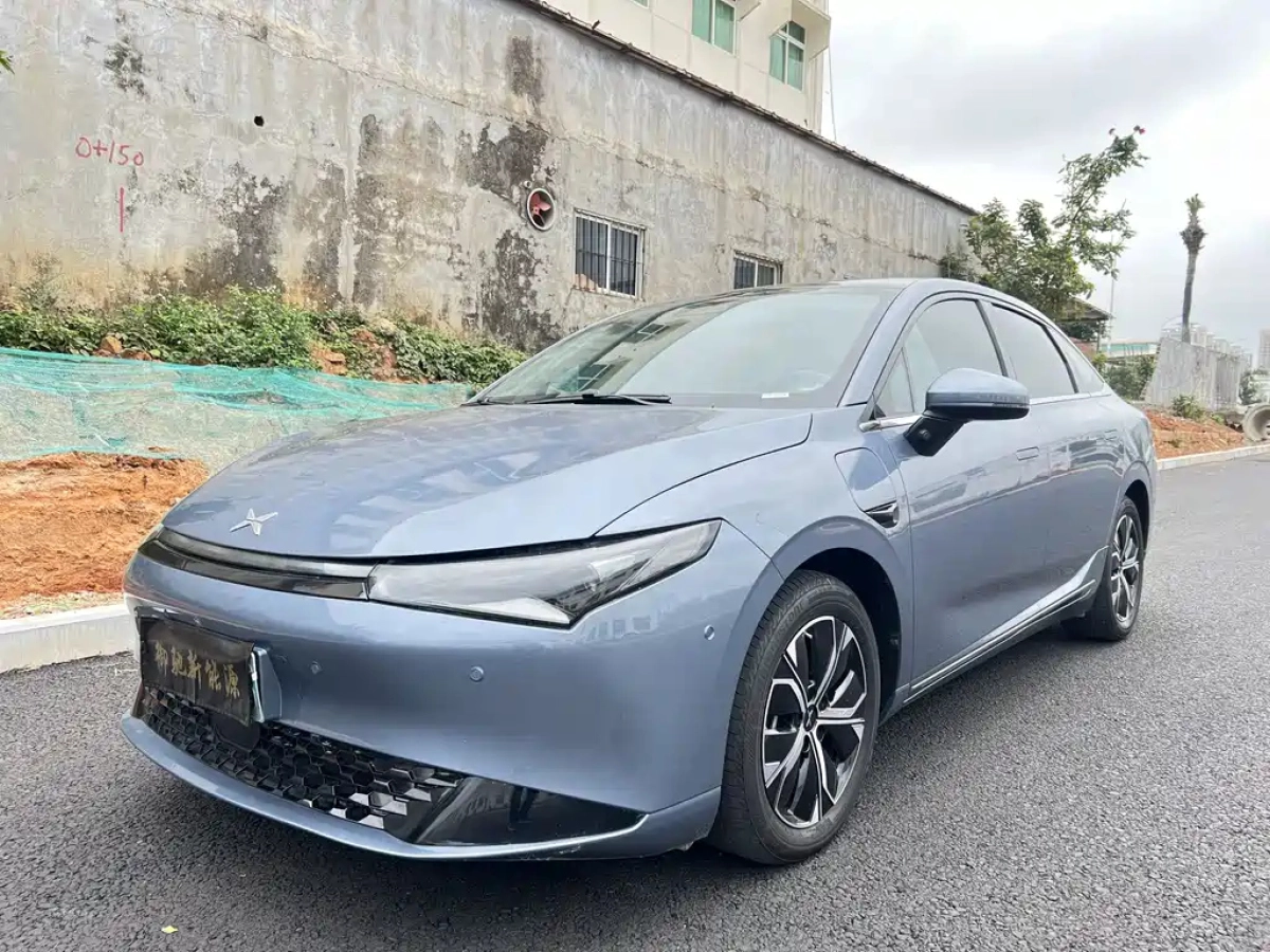 XPENG MOTORS P5  2024