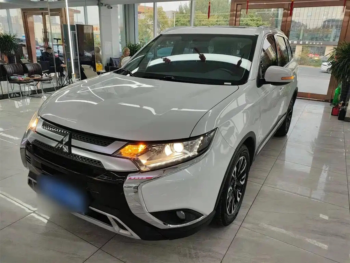 MITSUBISHI OUTLANDER