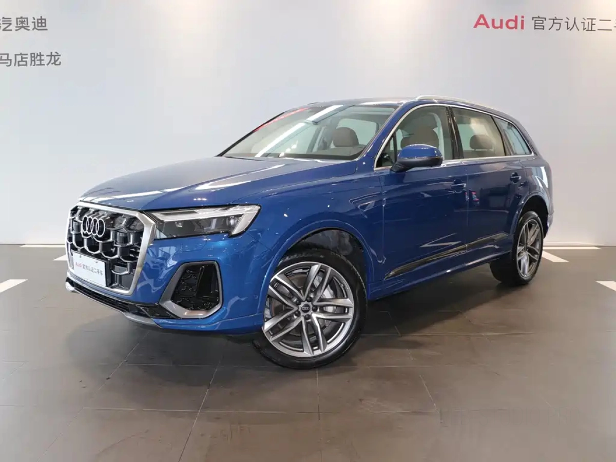 AUDI Q7  2024