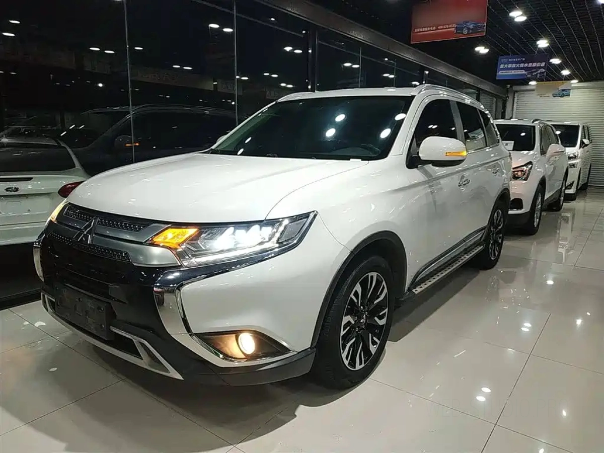 MITSUBISHI OUTLANDER