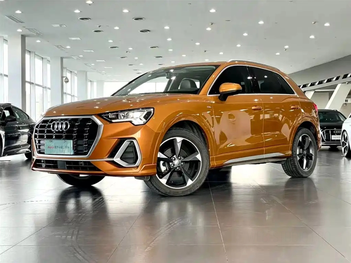 AUDI Q3