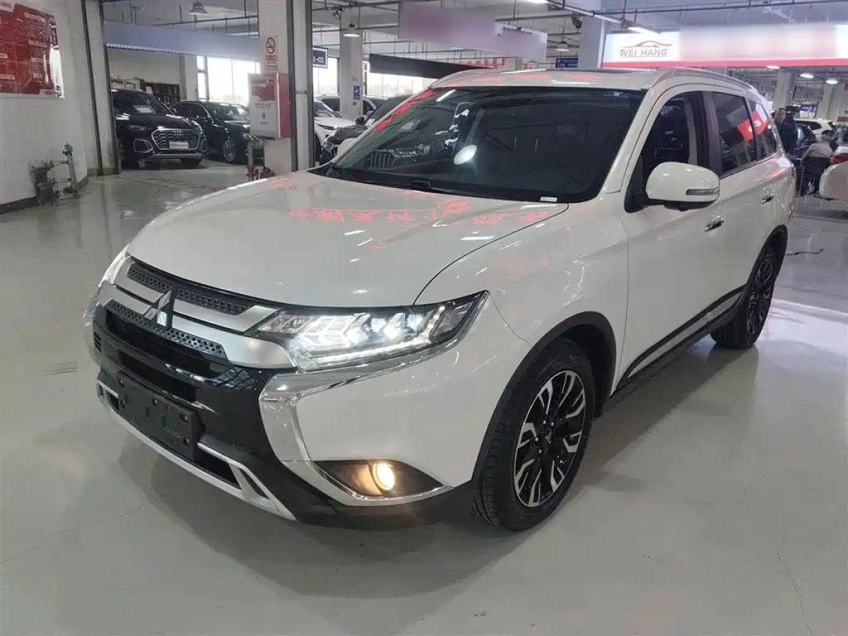 MITSUBISHI OUTLANDER