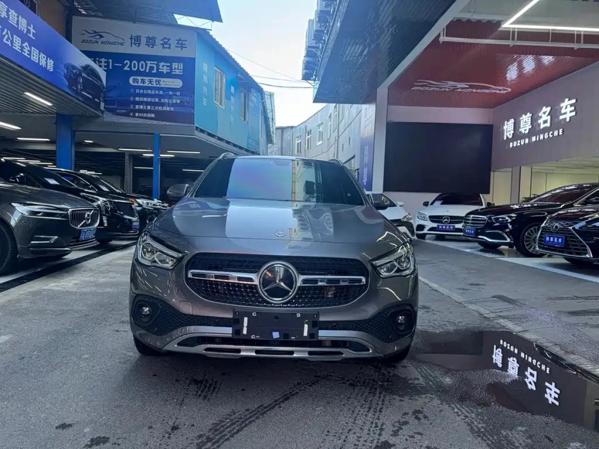 MERCEDES BENZ GLA