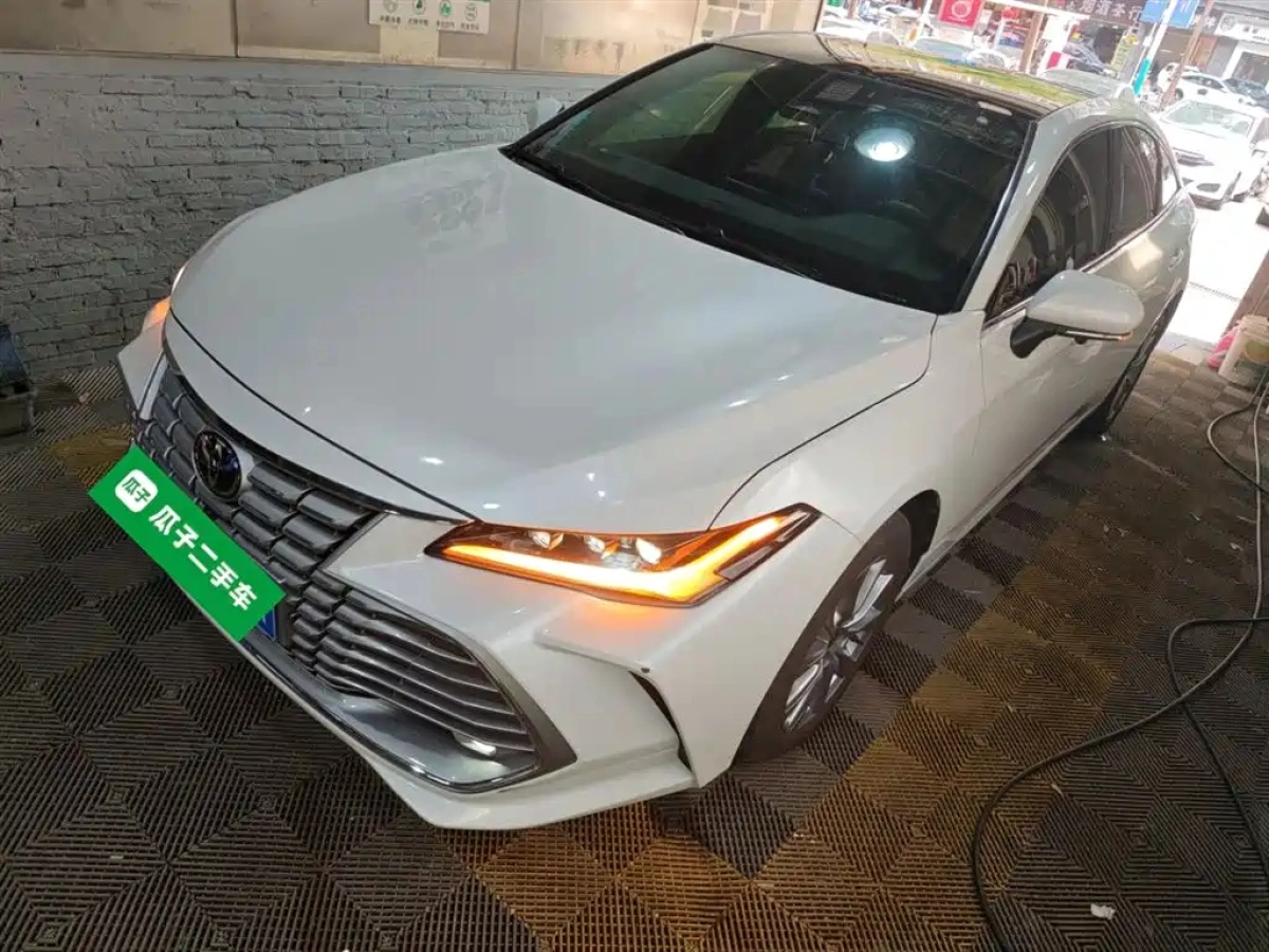TOYOTA AVALON  2025