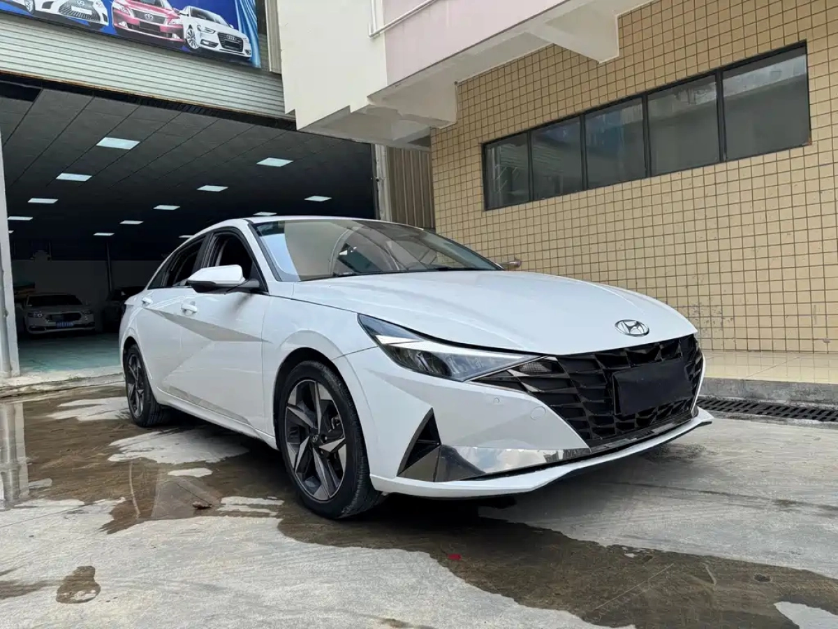 HYUNDAI ELANTRA  2022