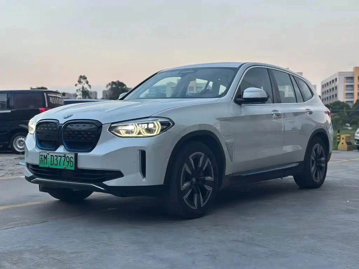 BMW IX3  2021