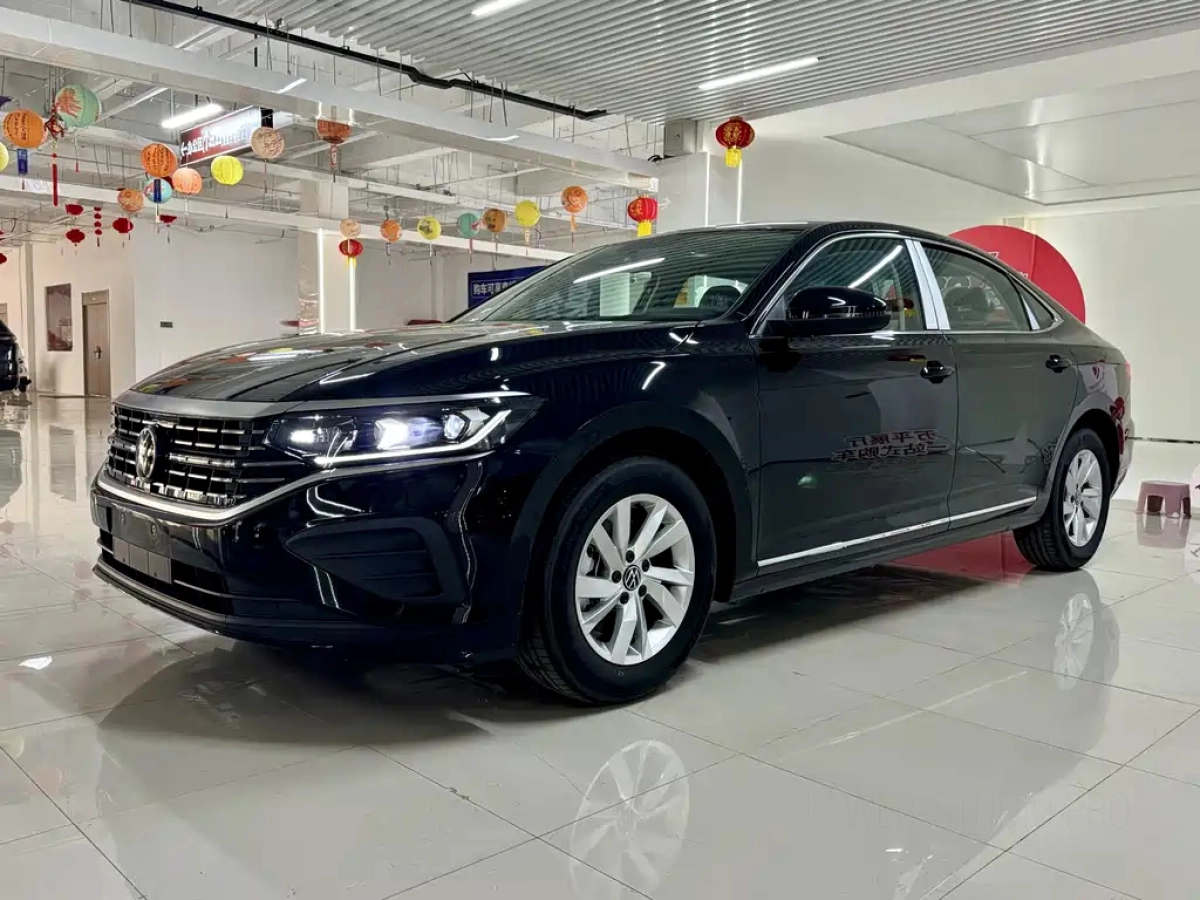 VOLKSWAGEN PASSAT  2025