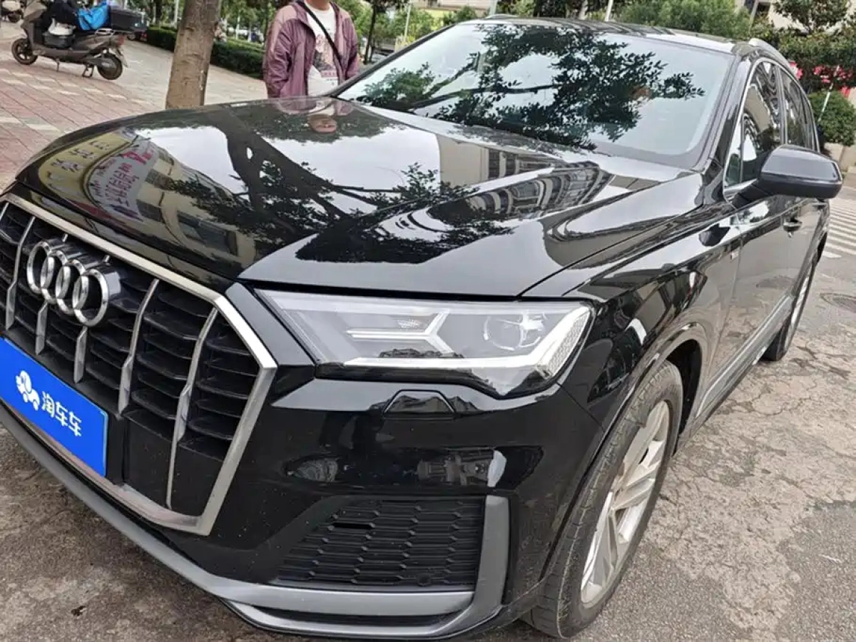 AUDI Q7  2022