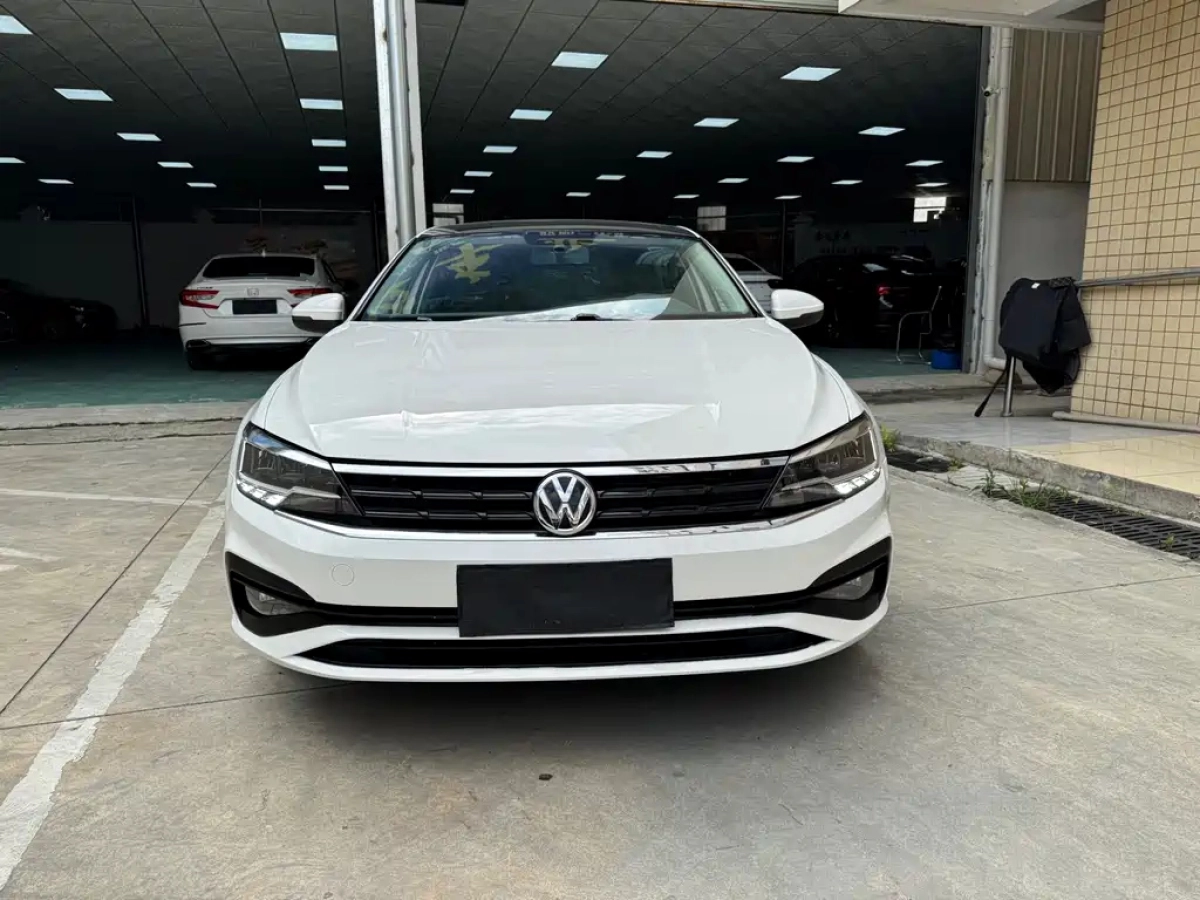 VOLKSWAGEN LAMANDO