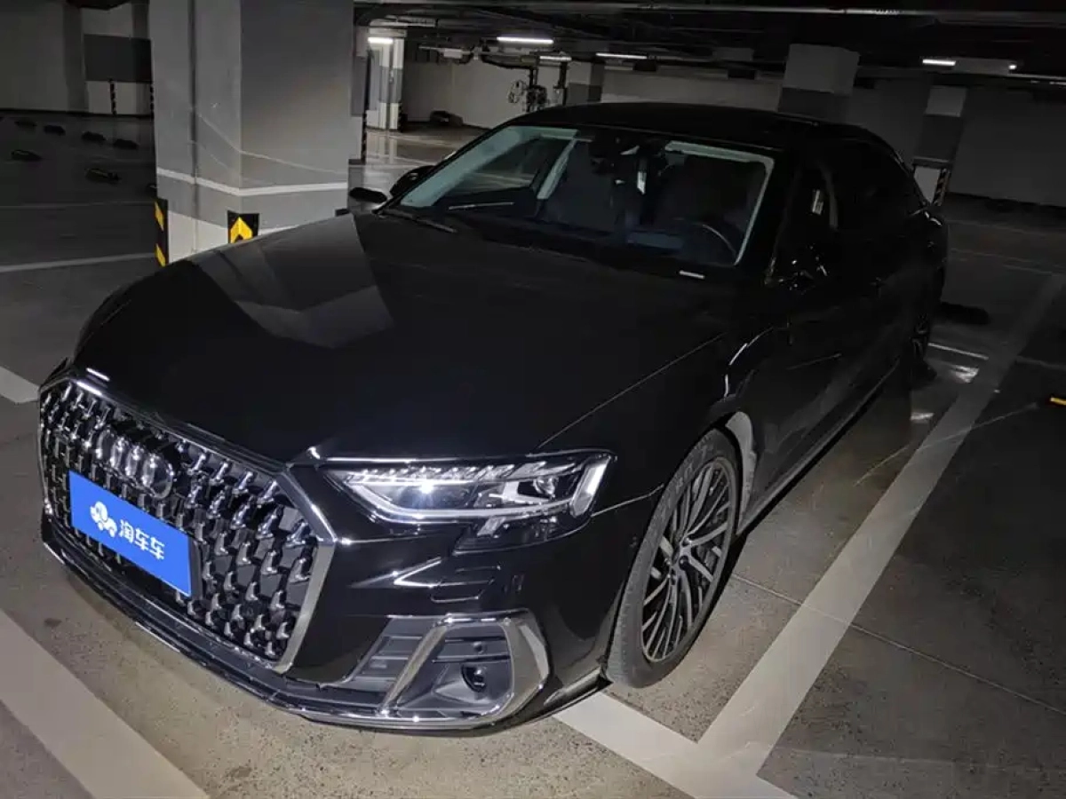 AUDI A8  2023
