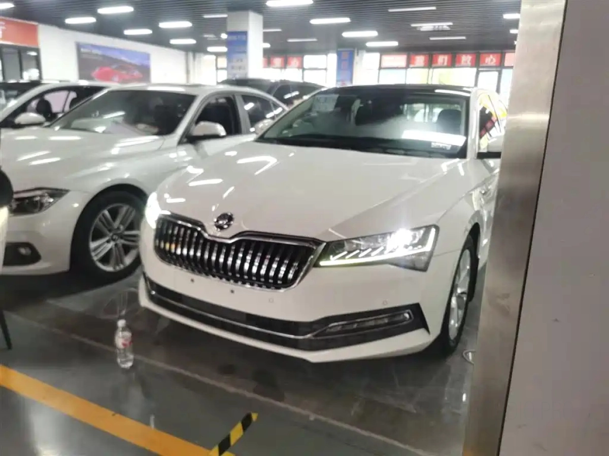 SKODA SUPERB  2021