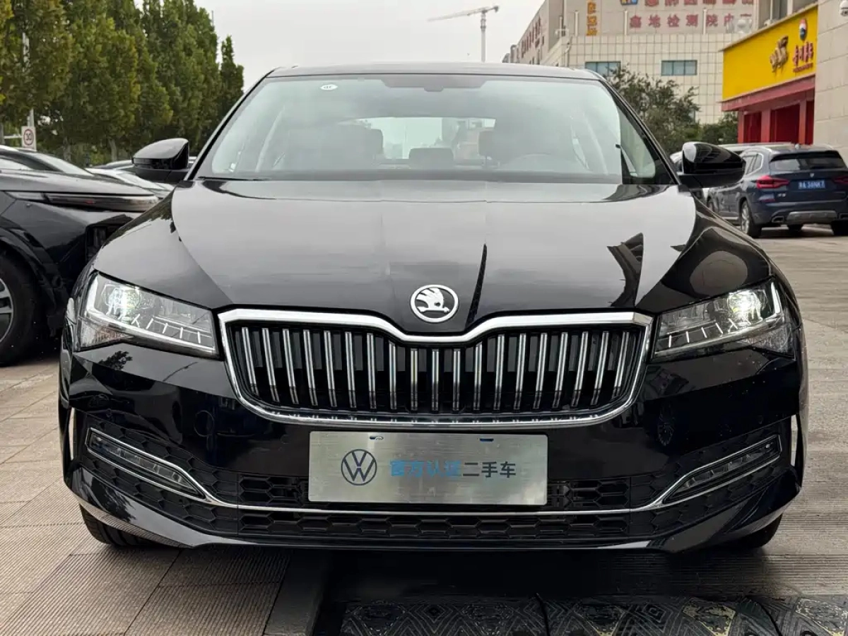 SKODA SUPERB