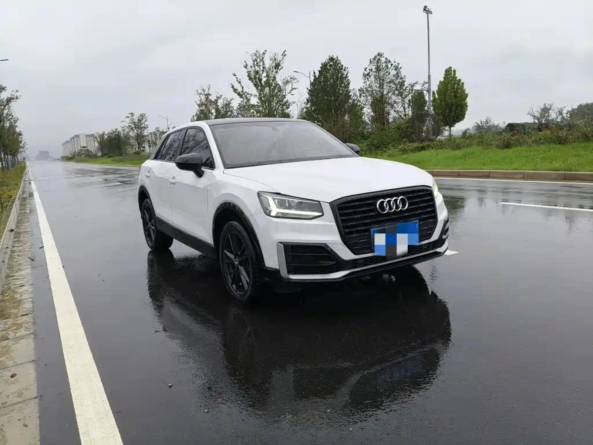 AUDI Q2L