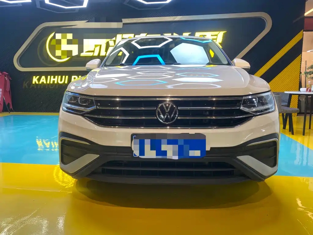 VOLKSWAGEN TIGUAN L