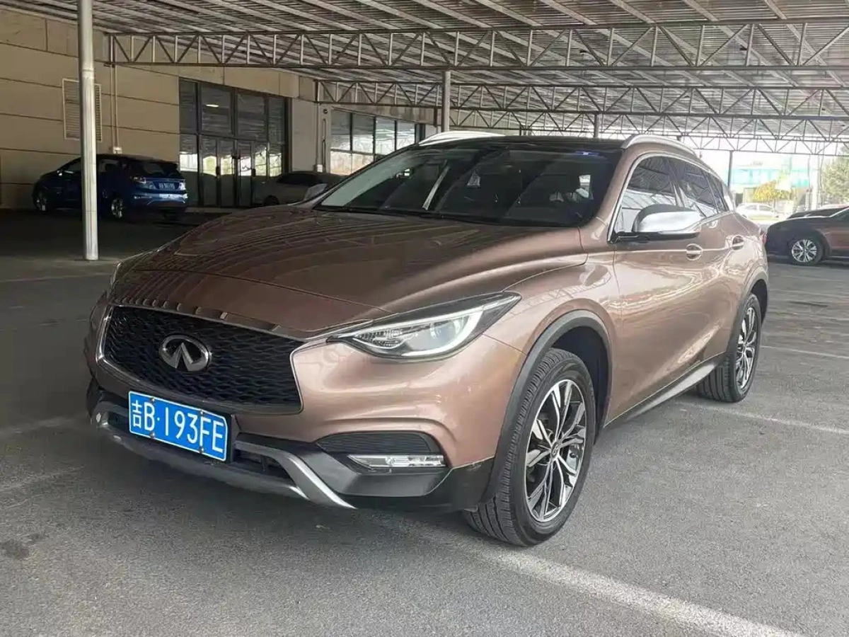 INFINITI QX30