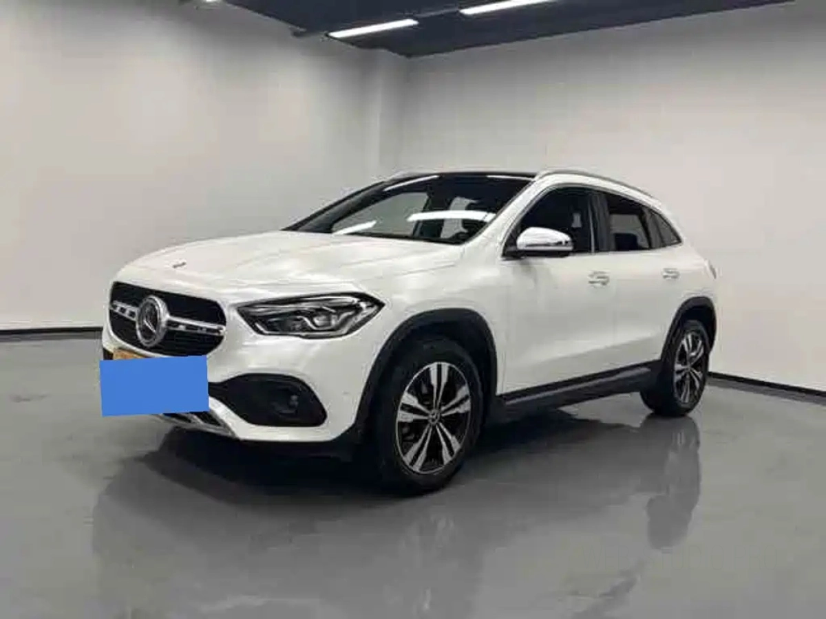 MERCEDES BENZ GLA  2021