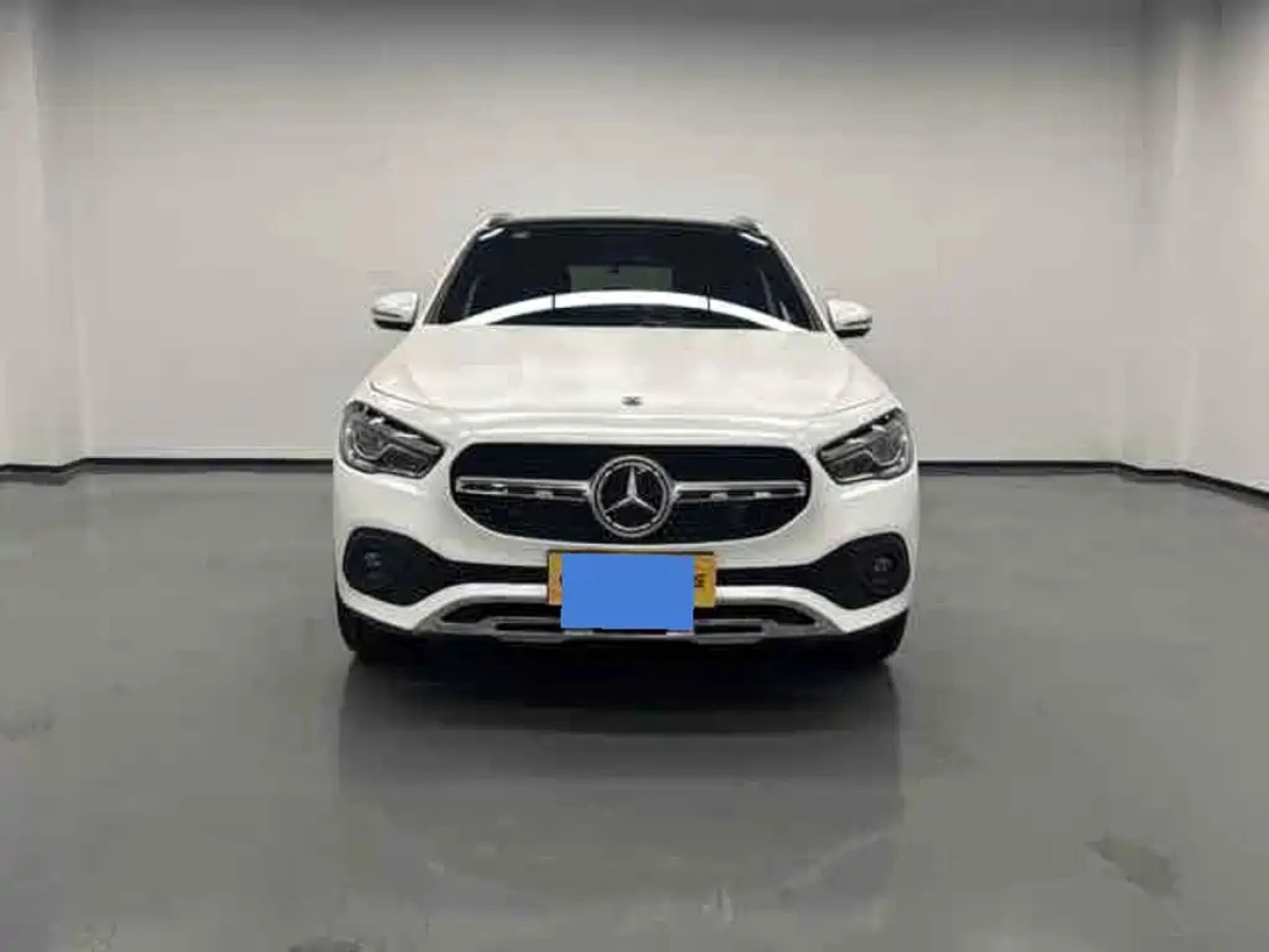 MERCEDES BENZ GLA