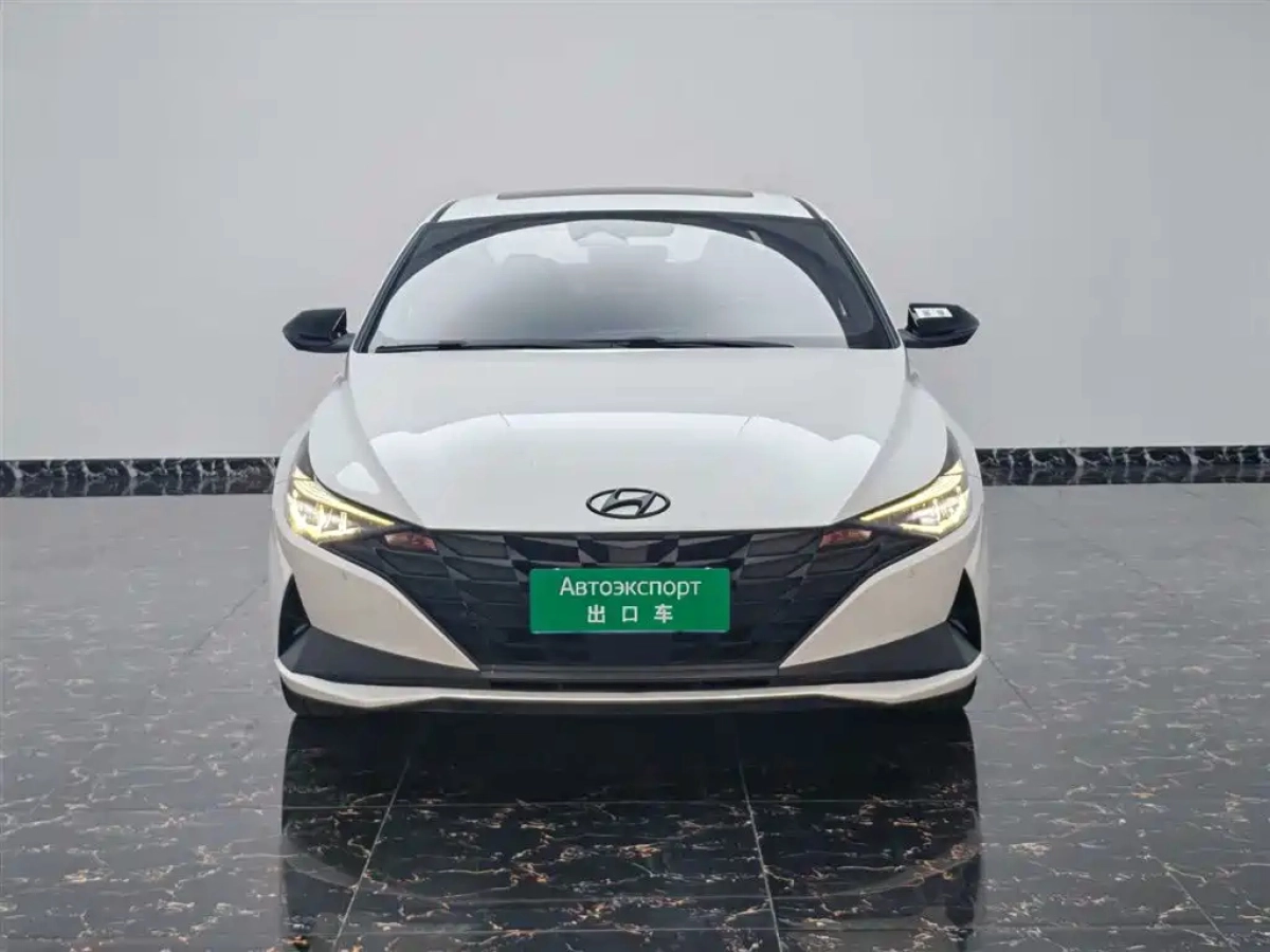 HYUNDAI ELANTRA