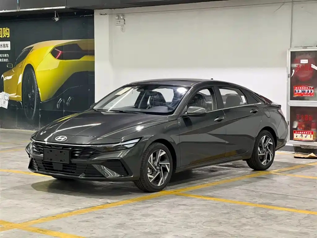 HYUNDAI ELANTRA  2025