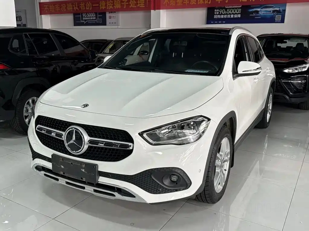 MERCEDES BENZ GLA  2021