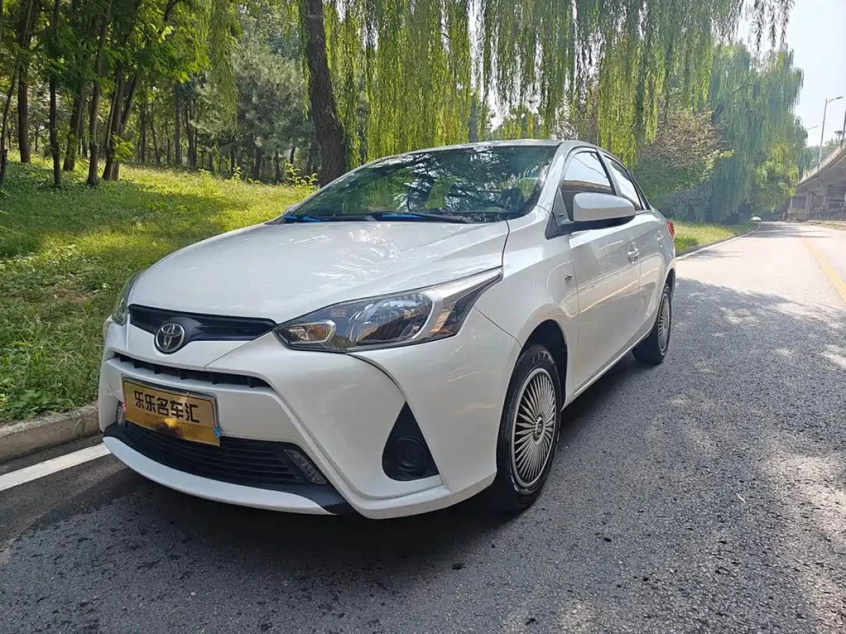 TOYOTA YARIS L INDULGENCE  2019