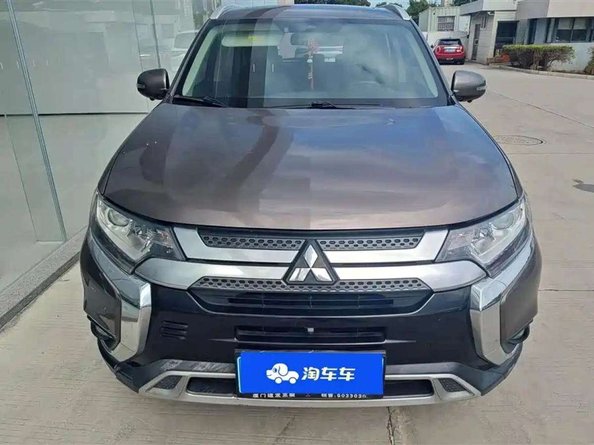 MITSUBISHI OUTLANDER
