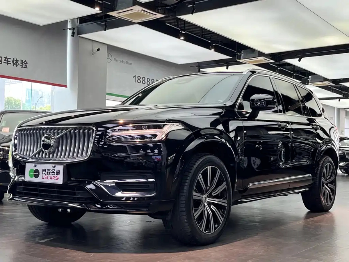VOLVO XC90