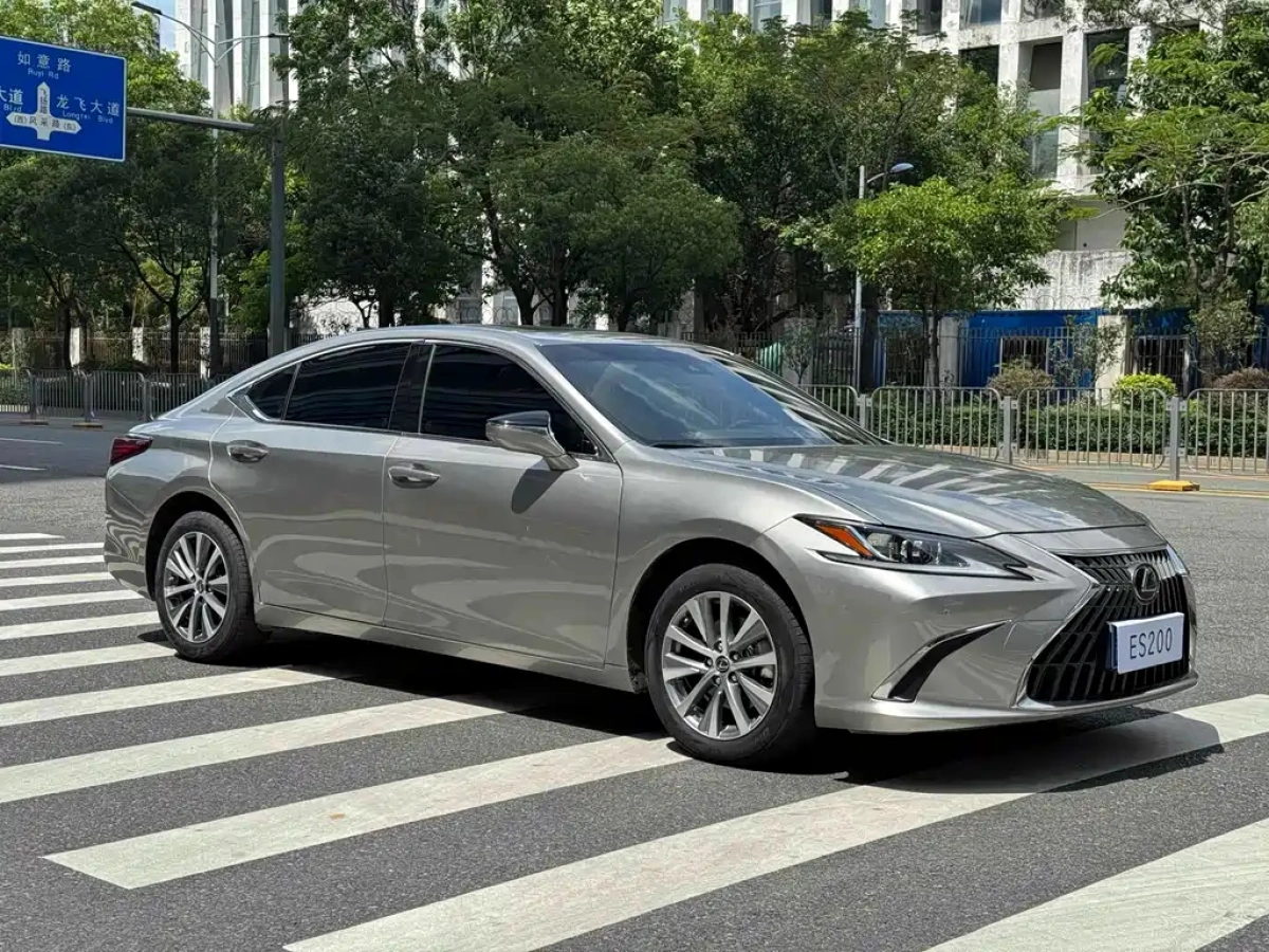 LEXUS ES