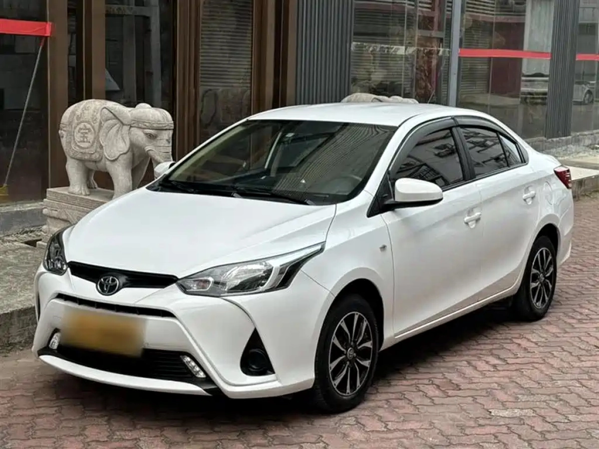 TOYOTA YARIS L INDULGENCE  2019