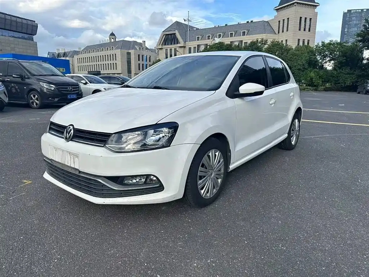 VOLKSWAGEN POLO