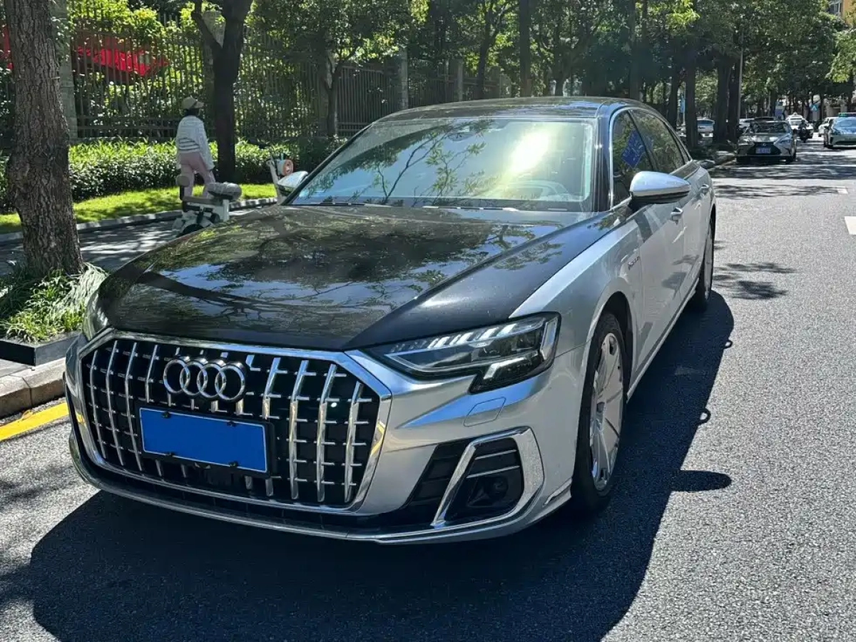 AUDI A8