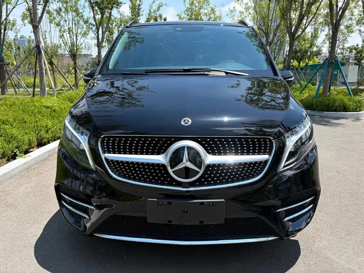 MERCEDES BENZ V-CLASS  2023