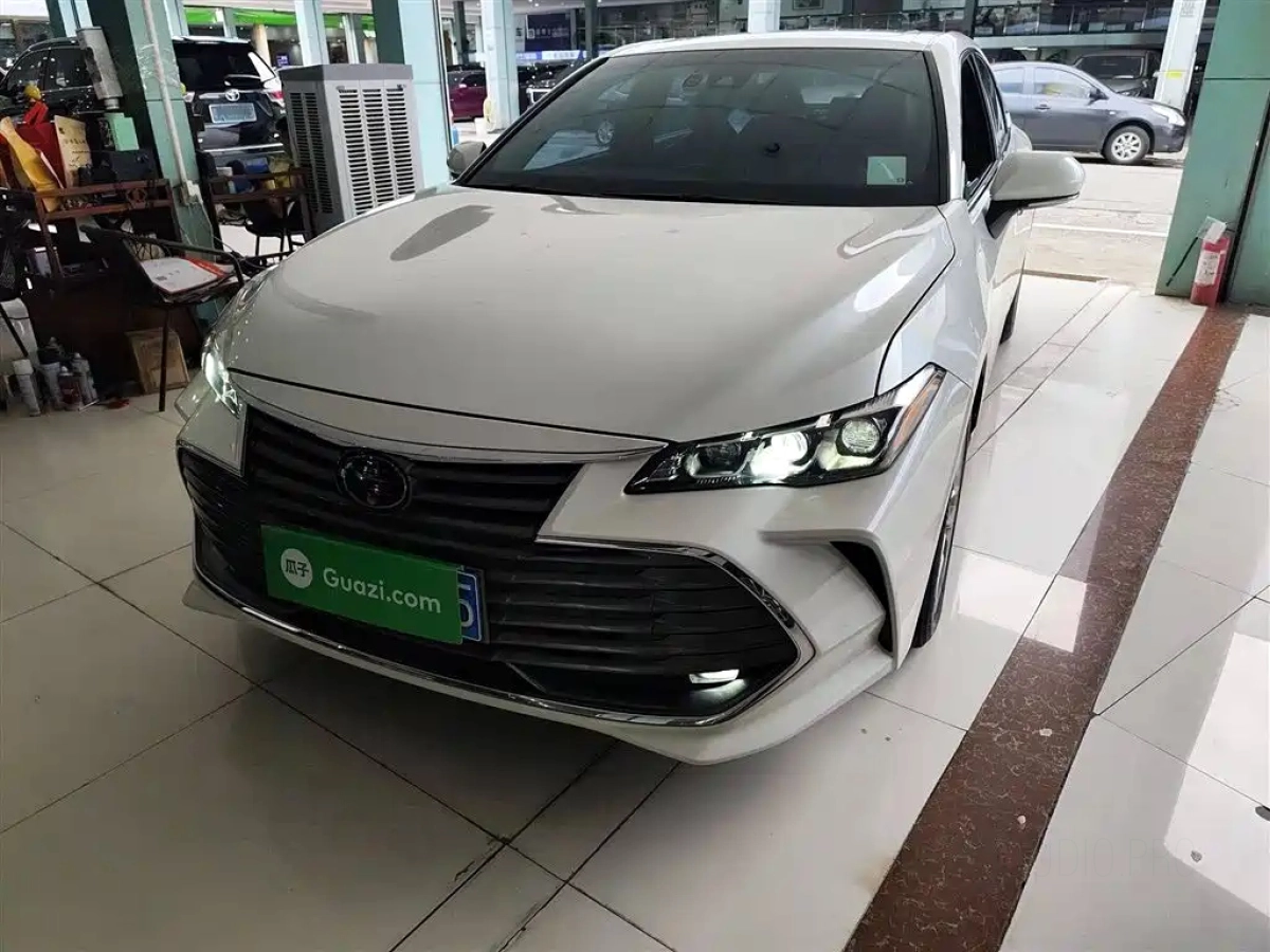 TOYOTA AVALON  2020