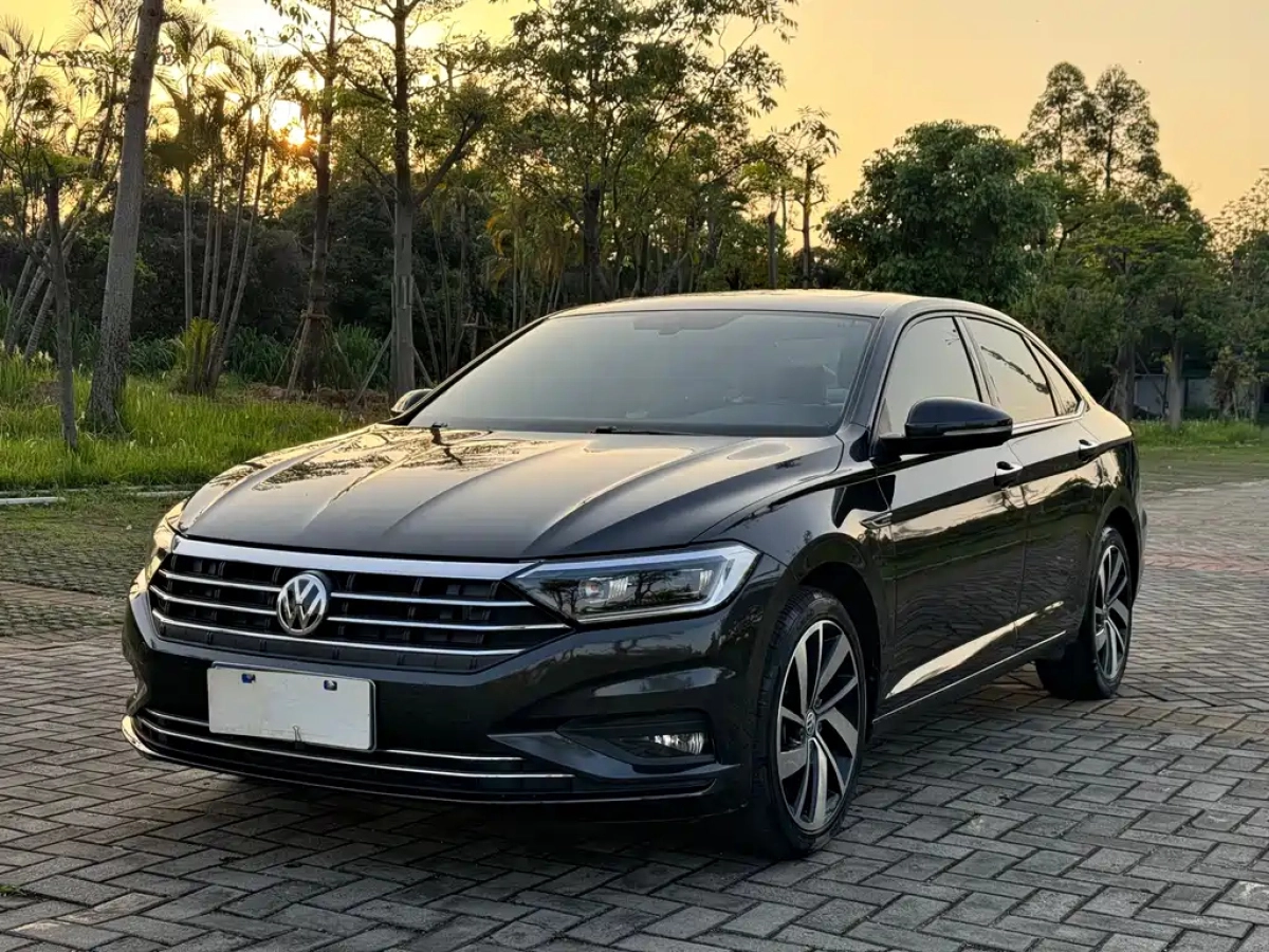 VOLKSWAGEN SAGITAR  2022