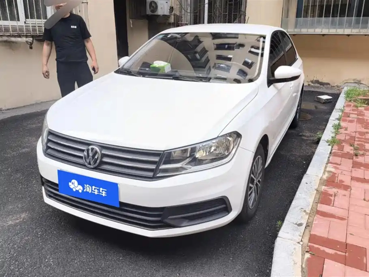 VOLKSWAGEN SANTANA  2022