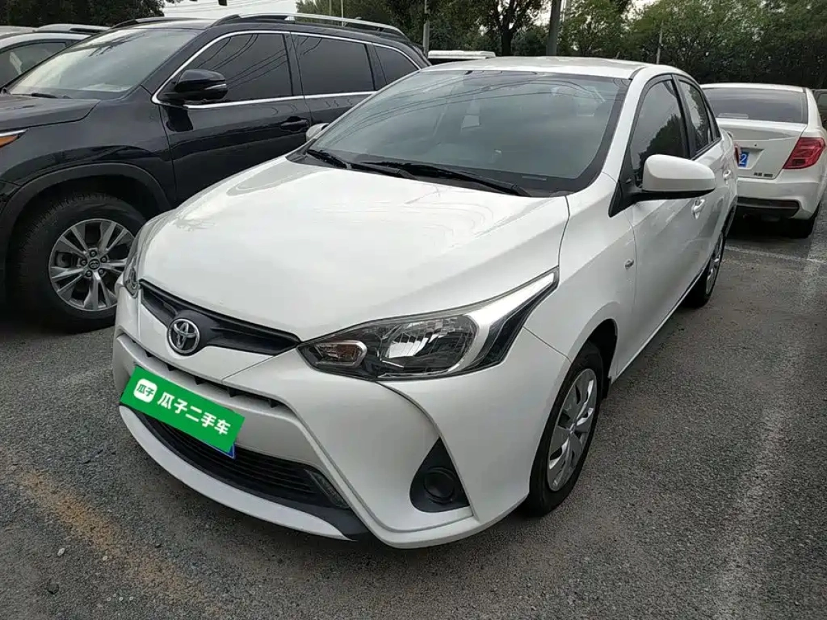 TOYOTA YARIS L INDULGENCE  2019