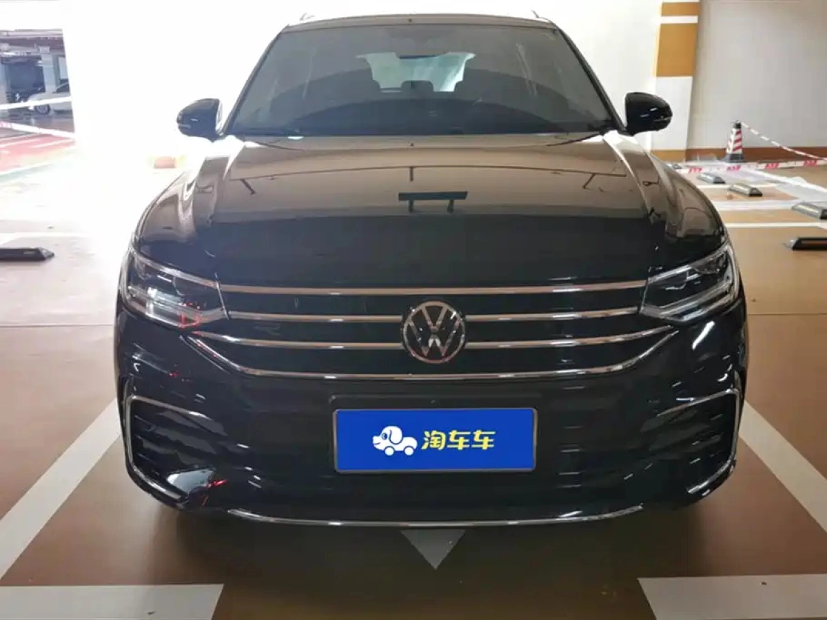 VOLKSWAGEN TIGUAN L