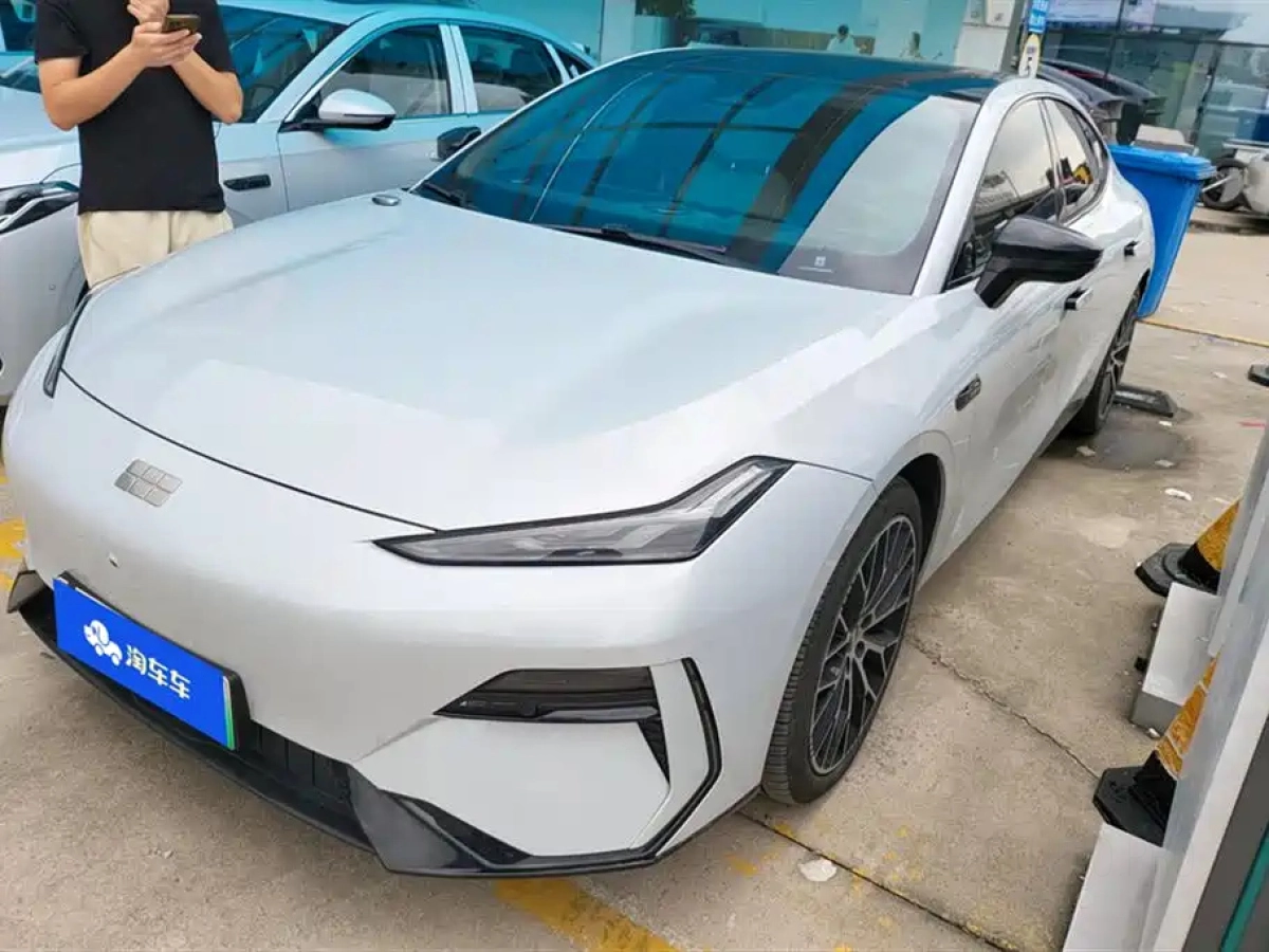 GEELY GALAXY GALAXY E8  2024