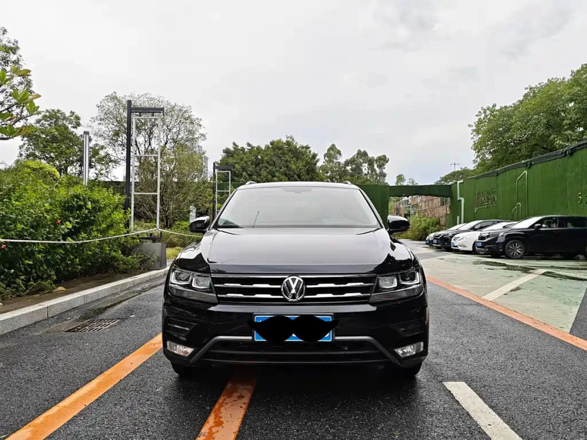 VOLKSWAGEN TIGUAN L