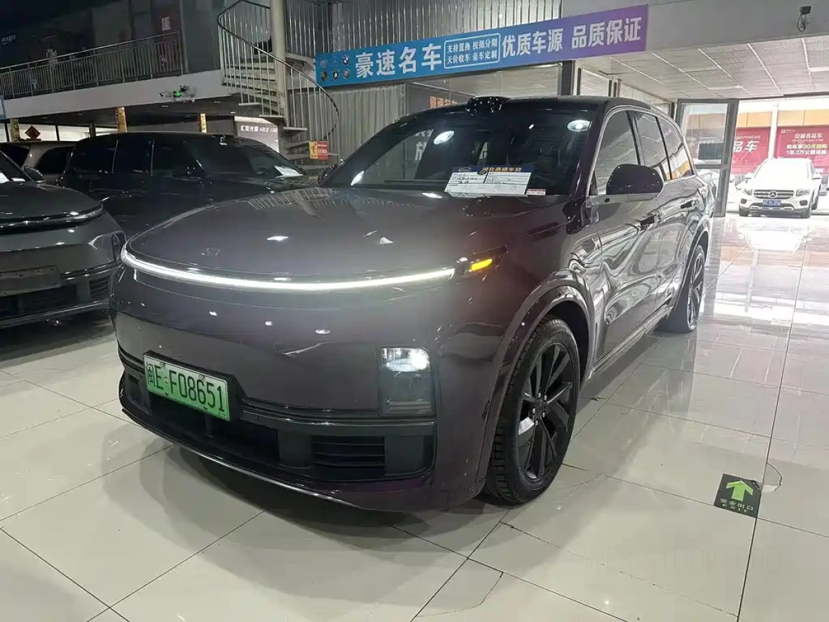 LI AUTO L8  2023