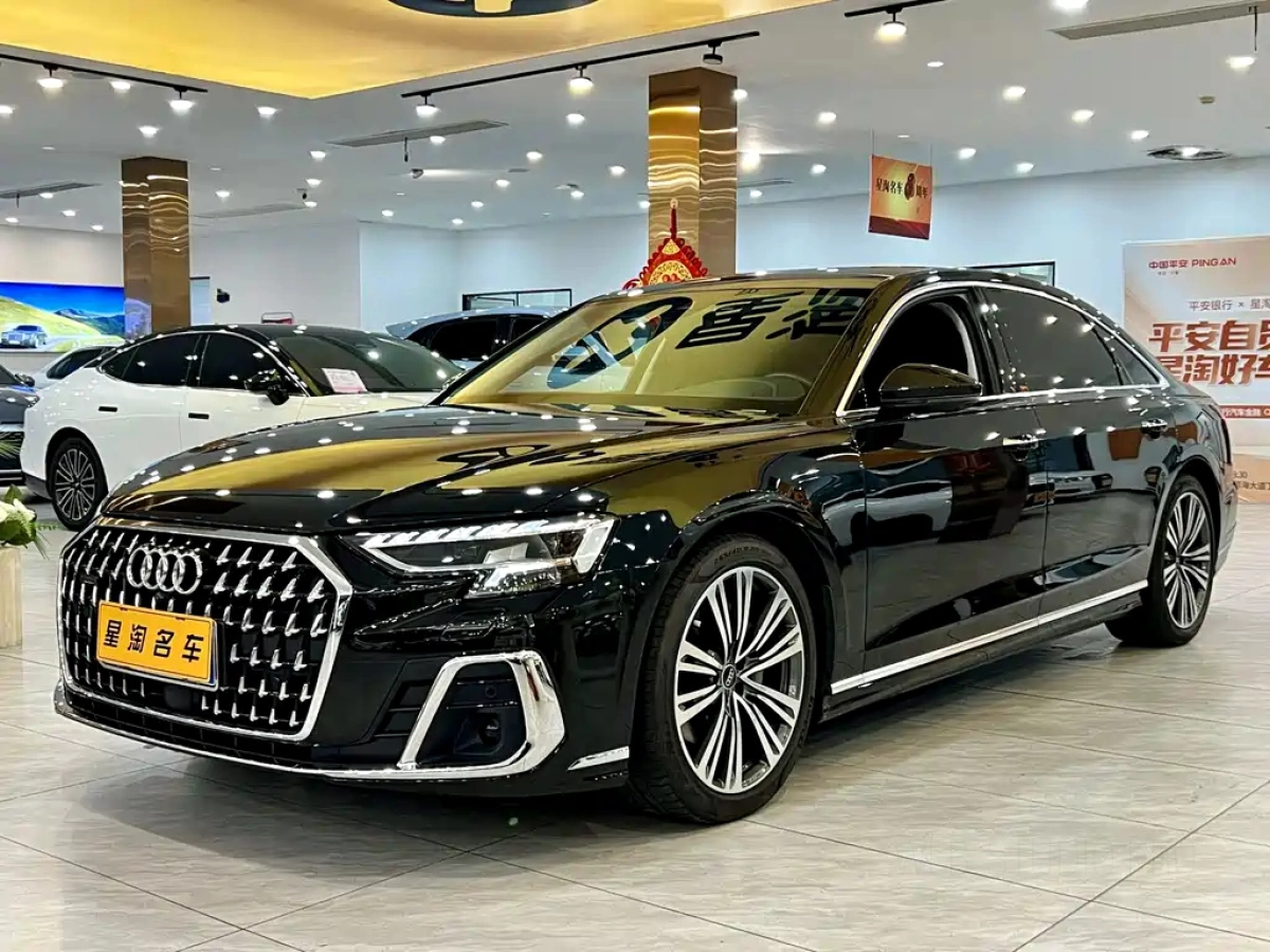 AUDI A8  2023