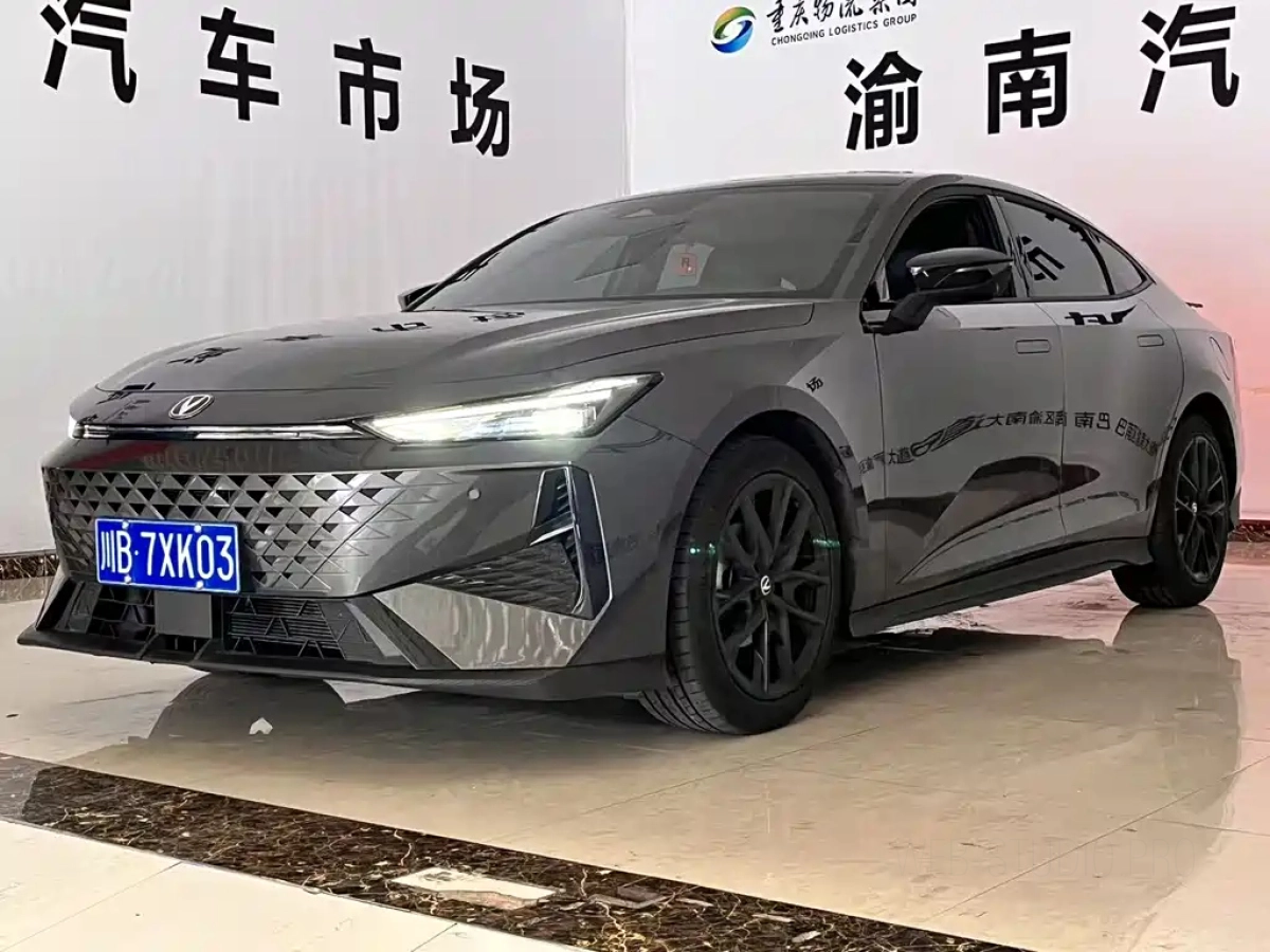 CHANGAN UNI-V  2024